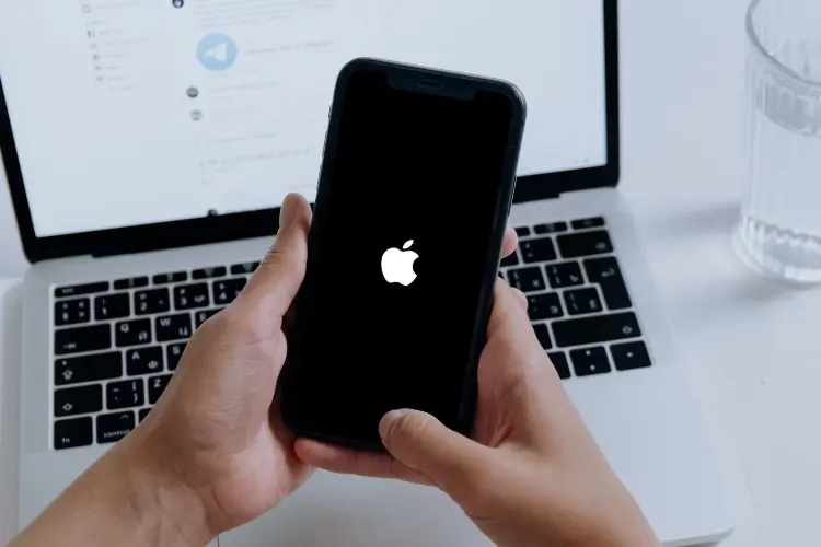 How To Fix iPhone Stuck On Black Screen with Apple Logo Reddit